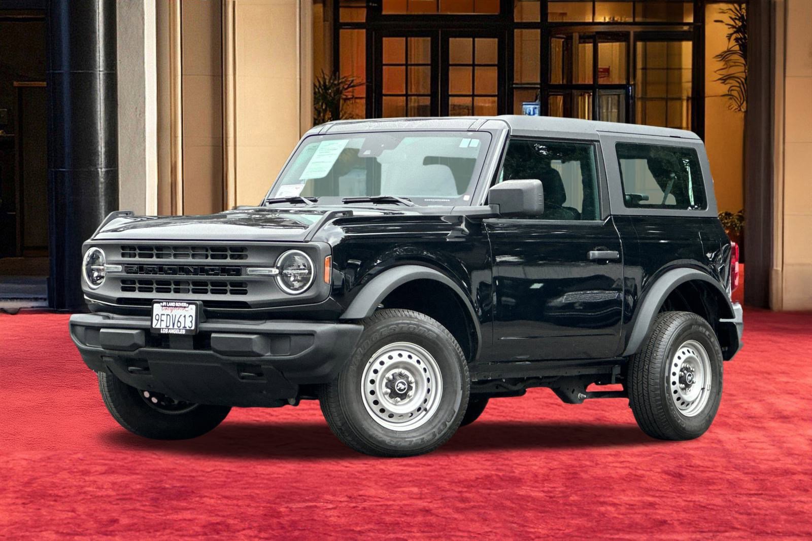 2023 Ford Bronco 2-Door Base's photo