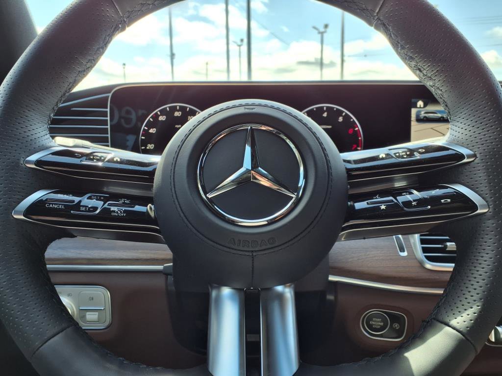 2025 Mercedes Benz GLS 450 4MATIC photo 24