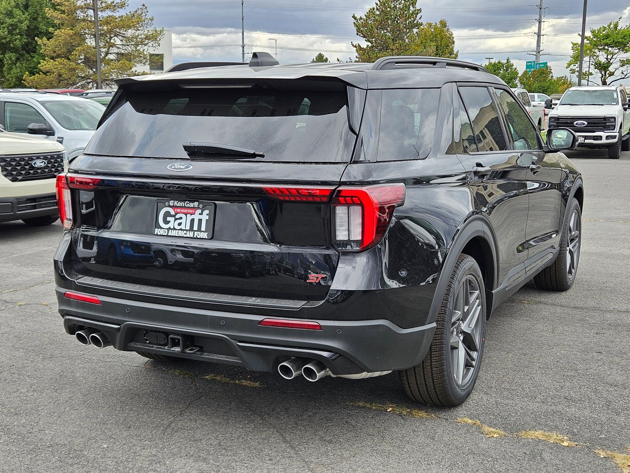 2025 Ford Explorer ST photo 2