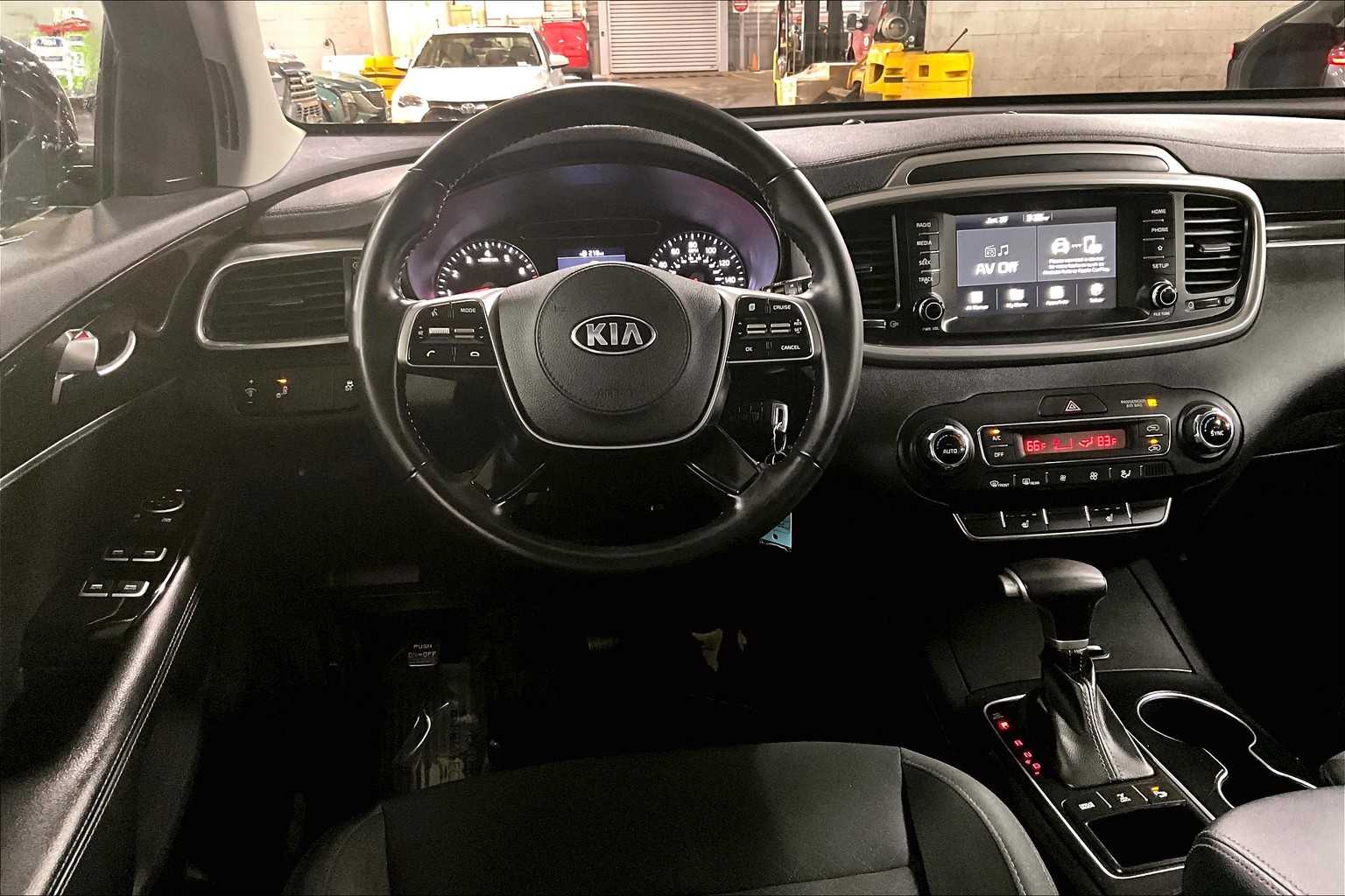 2020 Kia Sorento LX photo 5
