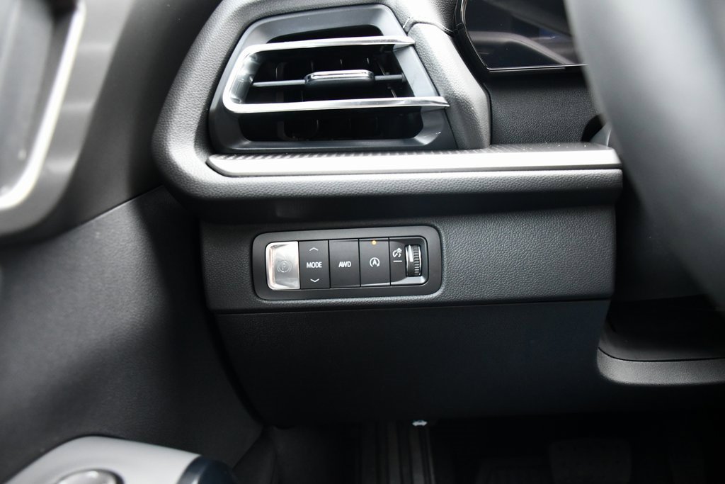 2026 Chevrolet Traverse photo 13