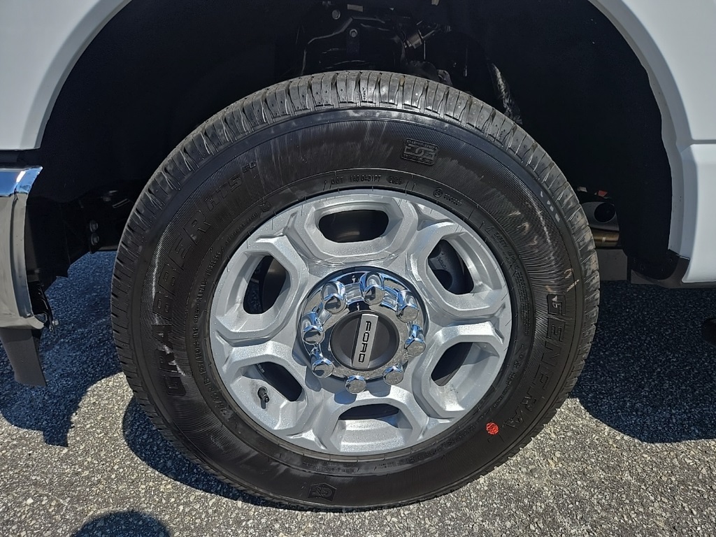 2026 Ford F-250 XLT photo 9
