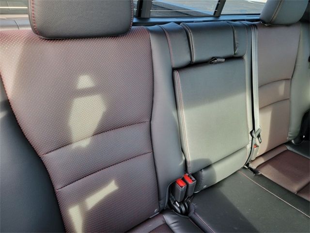 2025 Honda Ridgeline Black Edition photo 13