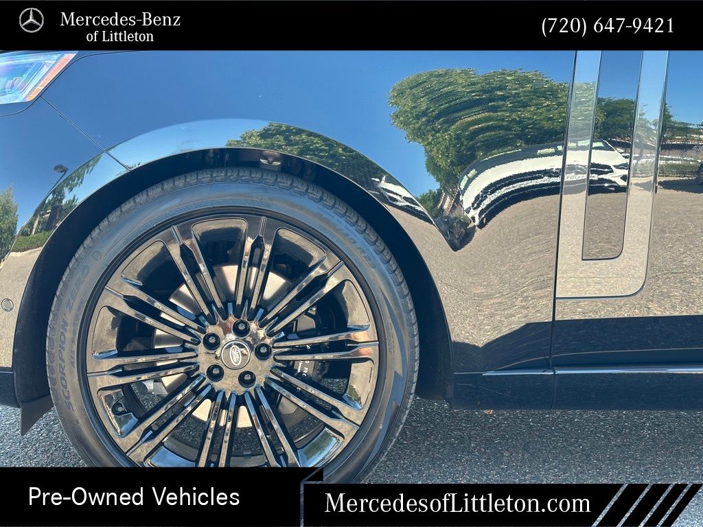 2024 Land Rover Range Rover SE photo 8