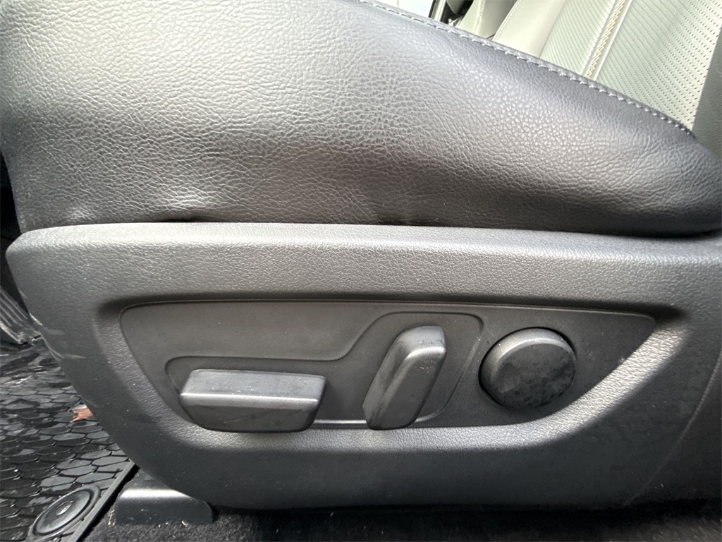 2025 MAZDA CX-50 - Image 11