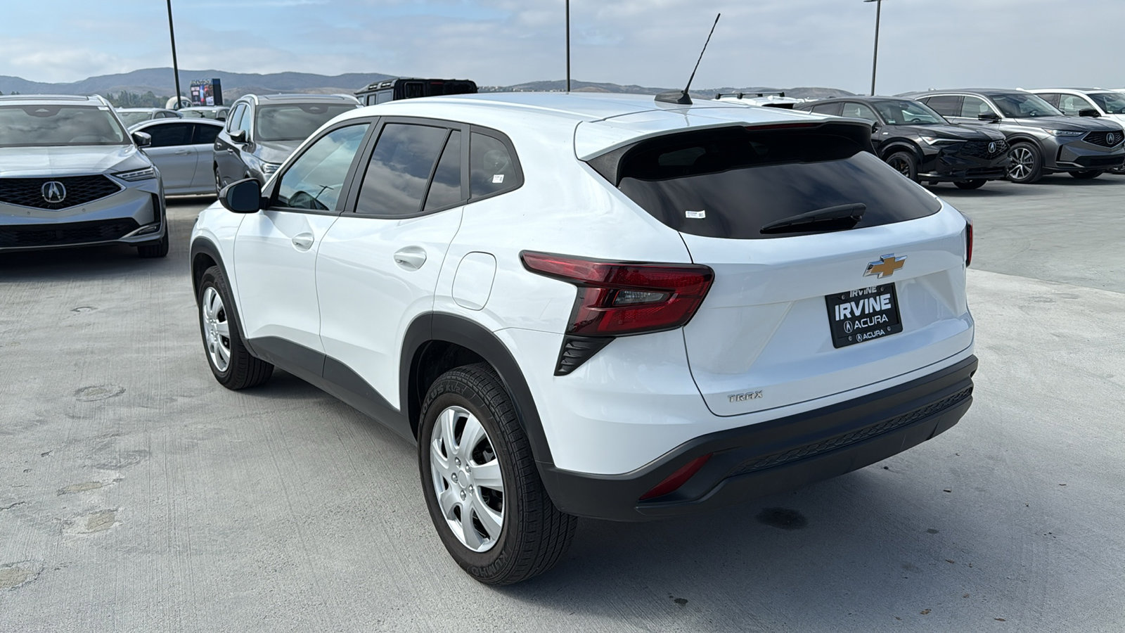 2024 Chevrolet Trax LS photo 2