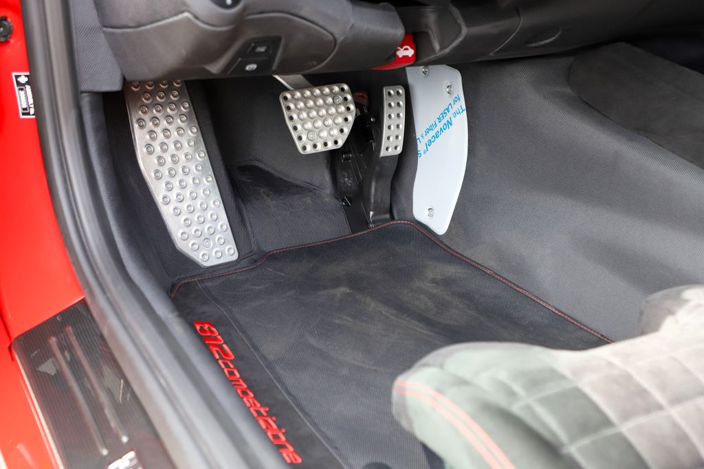 2023 Ferrari 812 Competizione photo 41