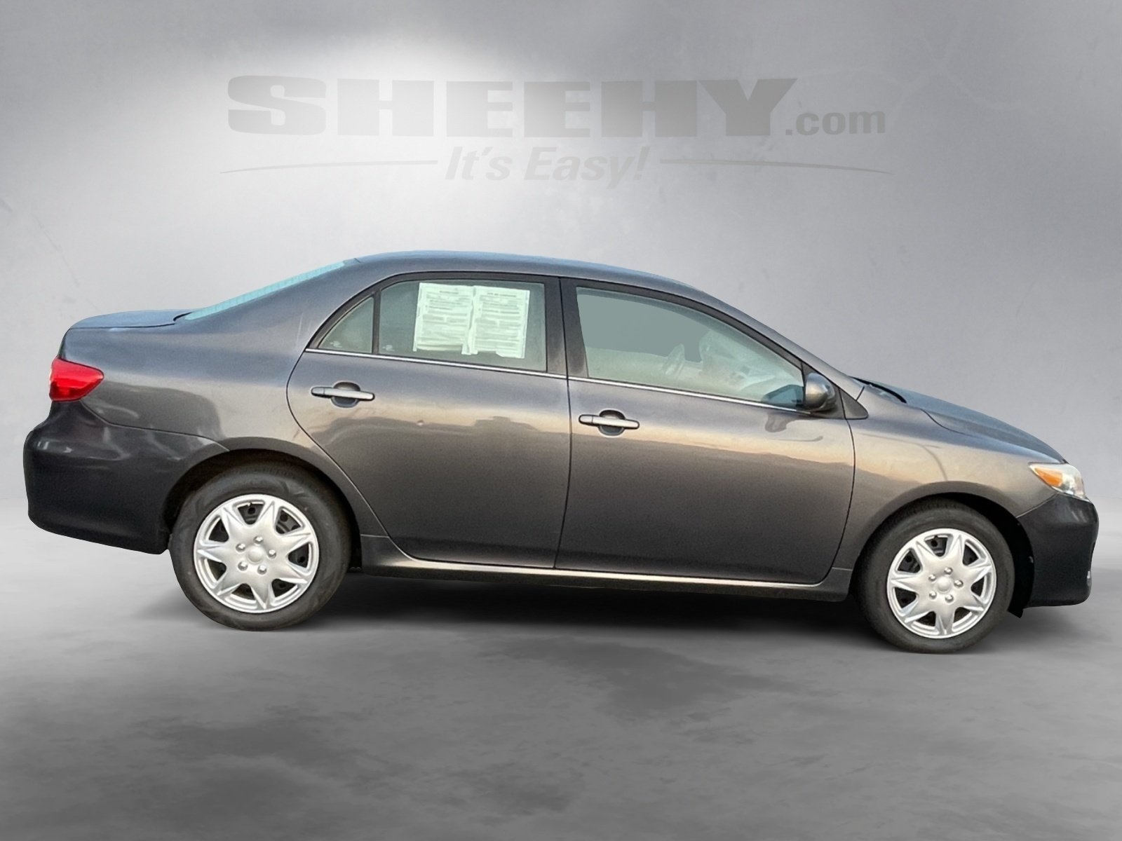 2013 Toyota Corolla LE photo 8
