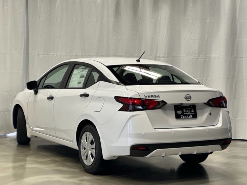 2025 Nissan Versa S photo 7
