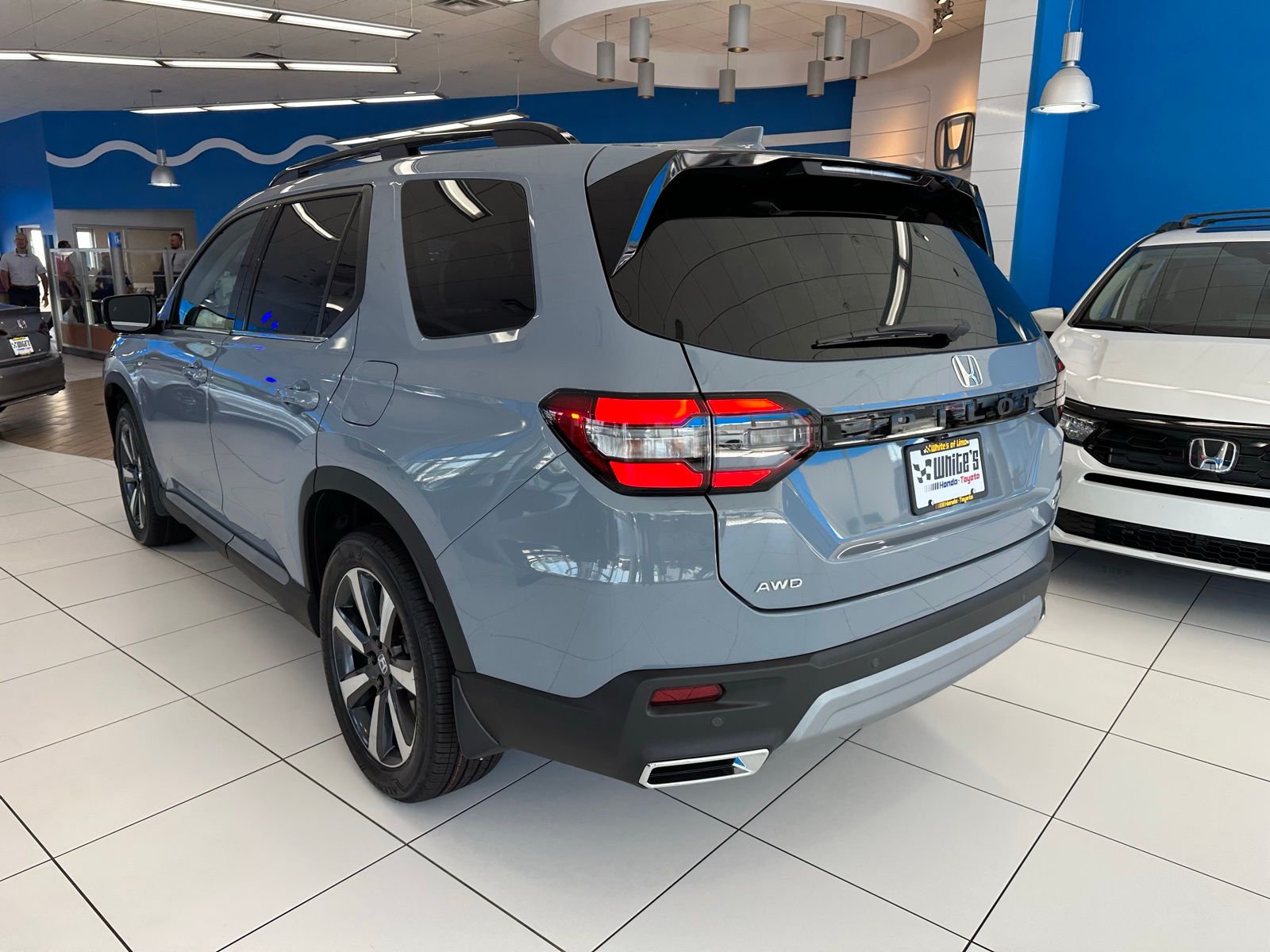 2025 Honda Pilot Touring photo 3