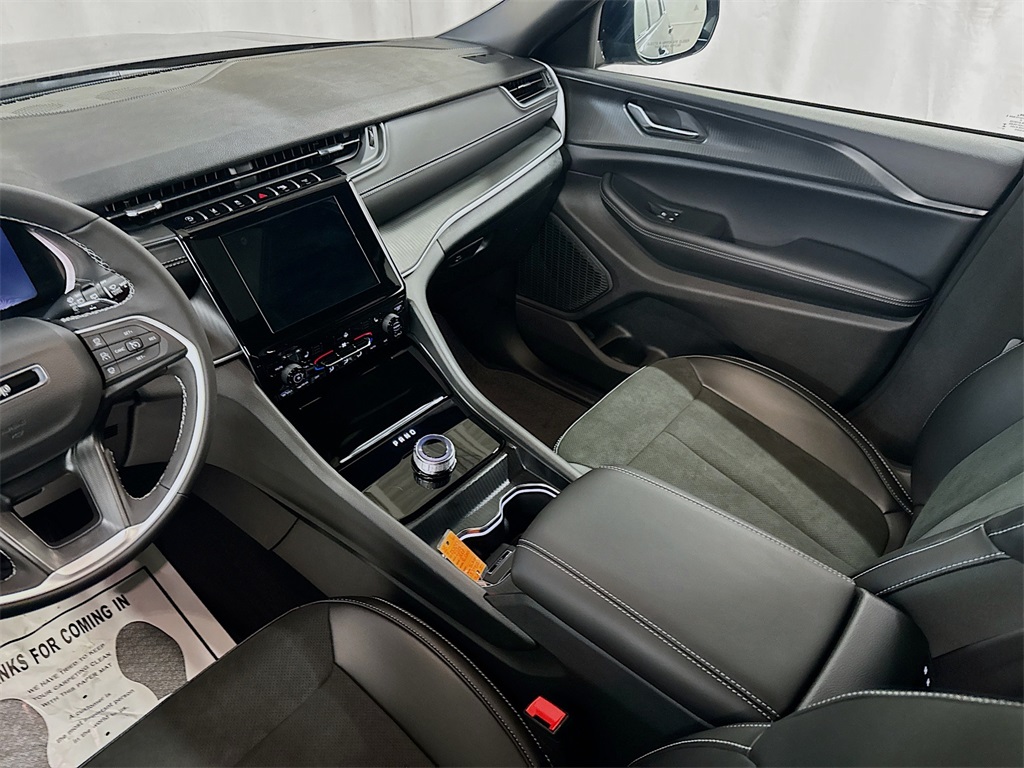 2025 Jeep Grand Cherokee Altitude X photo 20