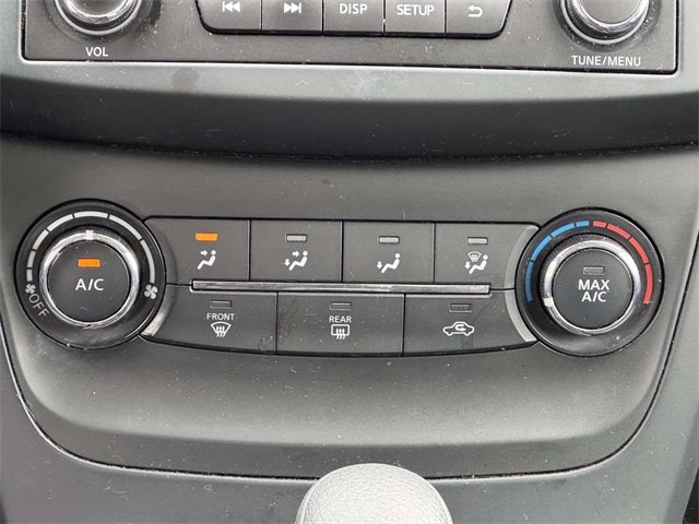 2016 Nissan Sentra S photo 4