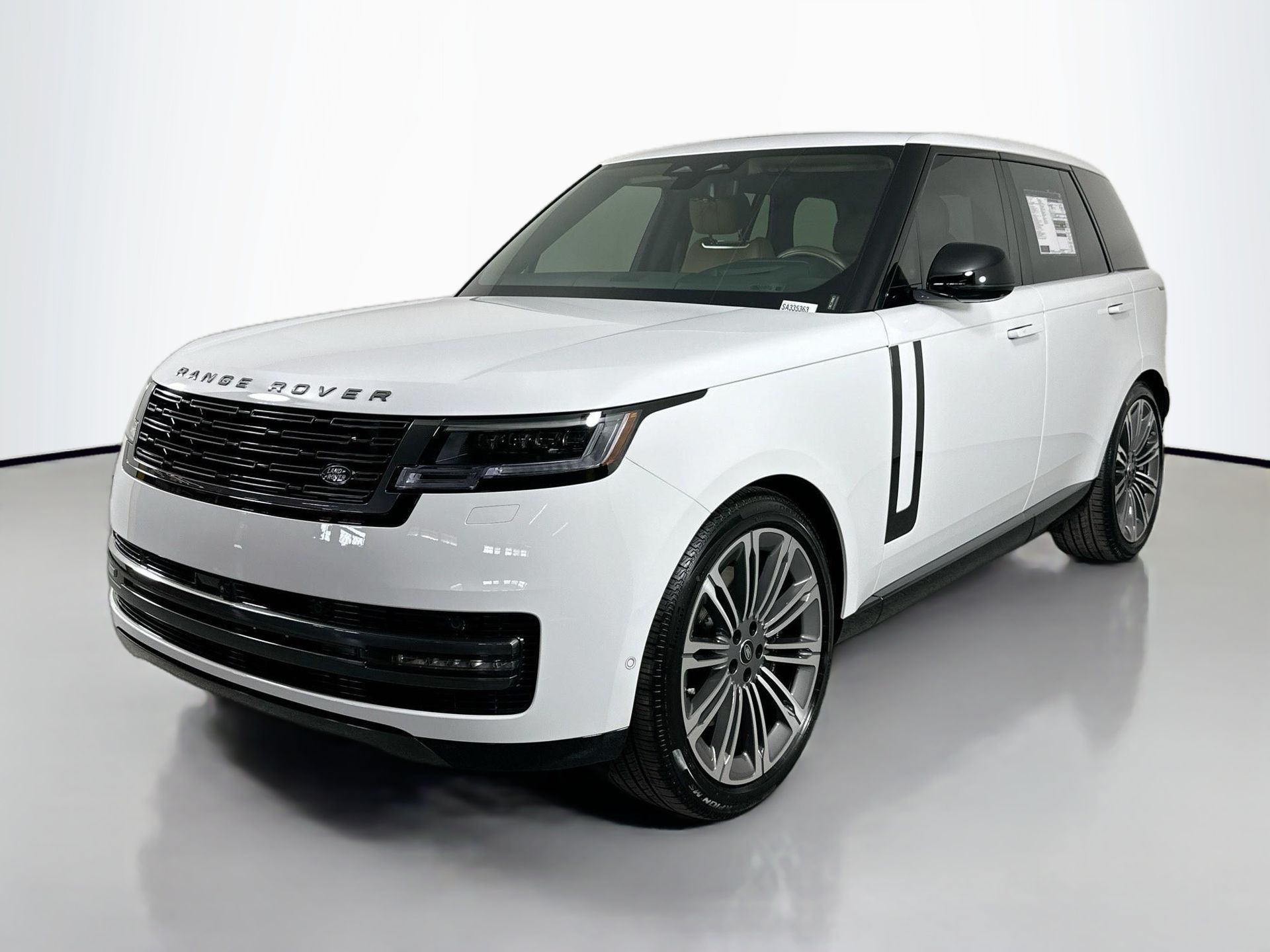 2025 Land Rover Range Rover SE's photo