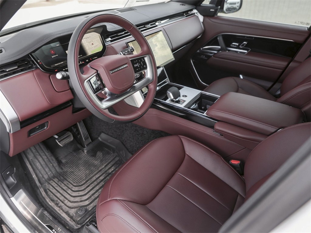 2025 Land Rover Range Rover SE photo 13