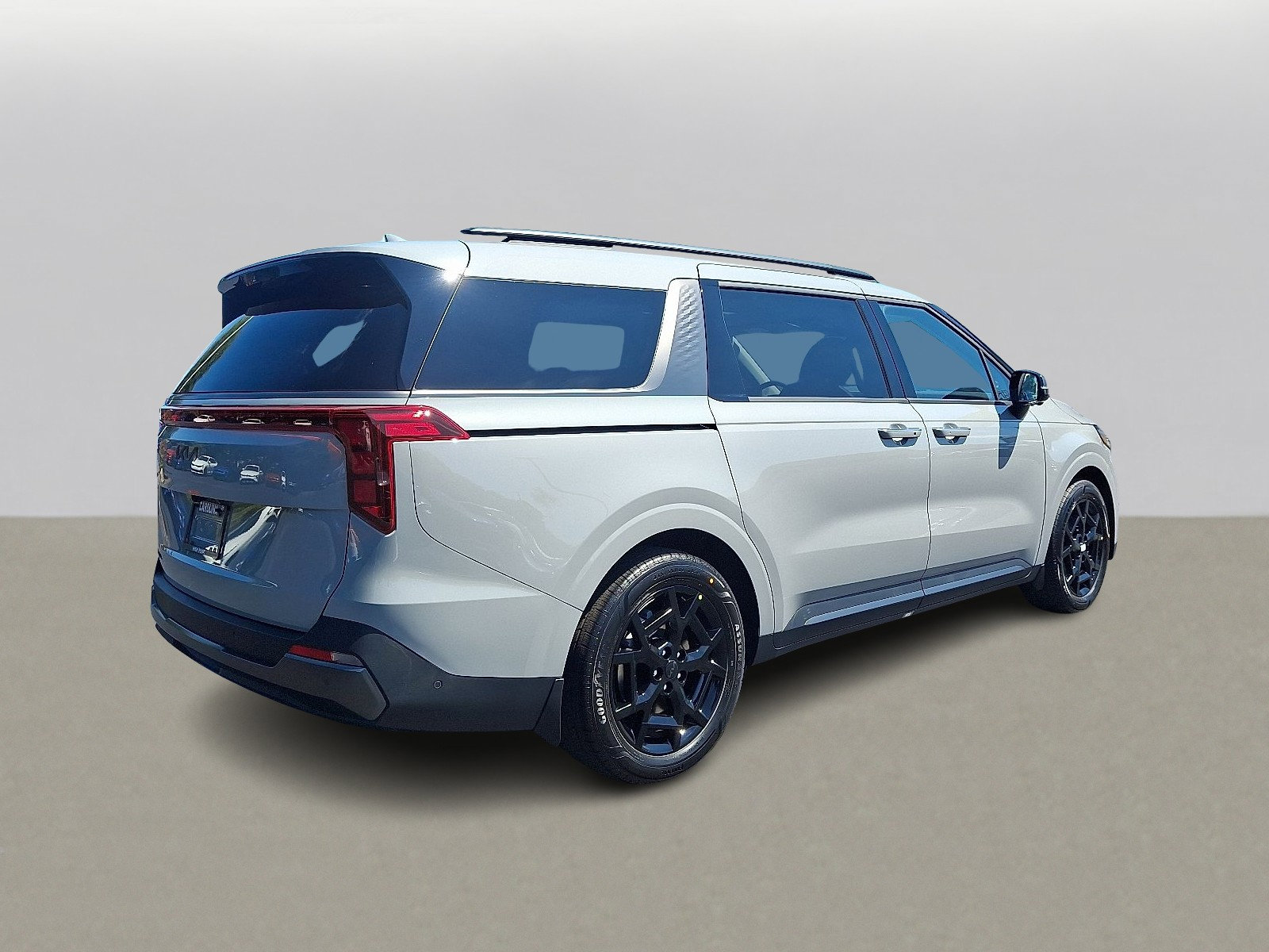 2026 Kia Carnival SX photo 3
