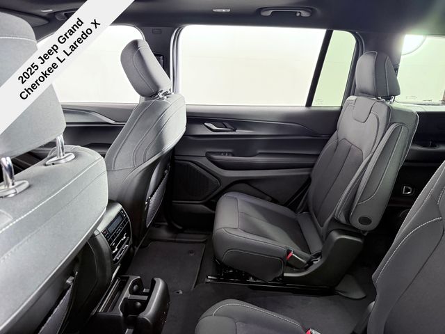 2025 Jeep Grand Cherokee Laredo X photo 25