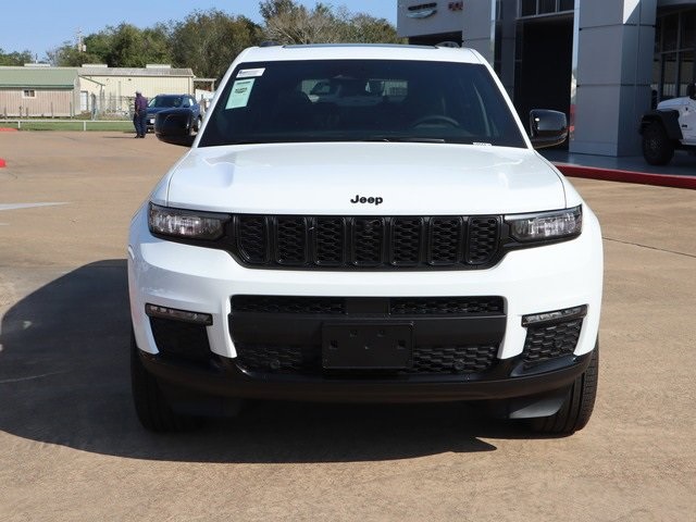 2025 Jeep Grand Cherokee Limited photo 2
