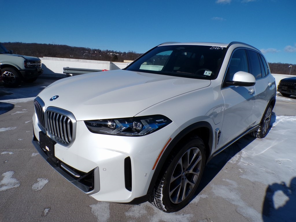 2026 BMW X5 50e's photo