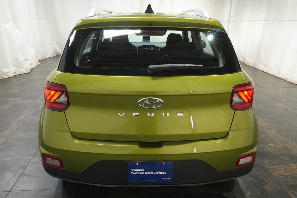2022 Hyundai Venue SEL Limited photo 3