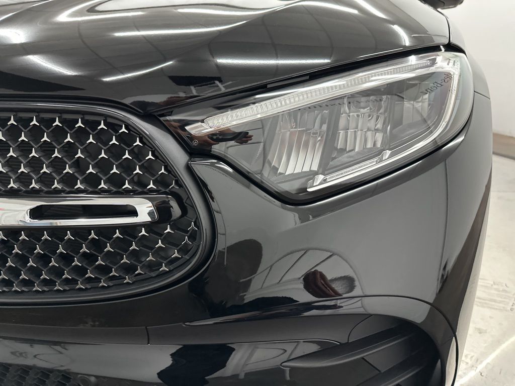 2026 Mercedes Benz GLC 300 photo 24