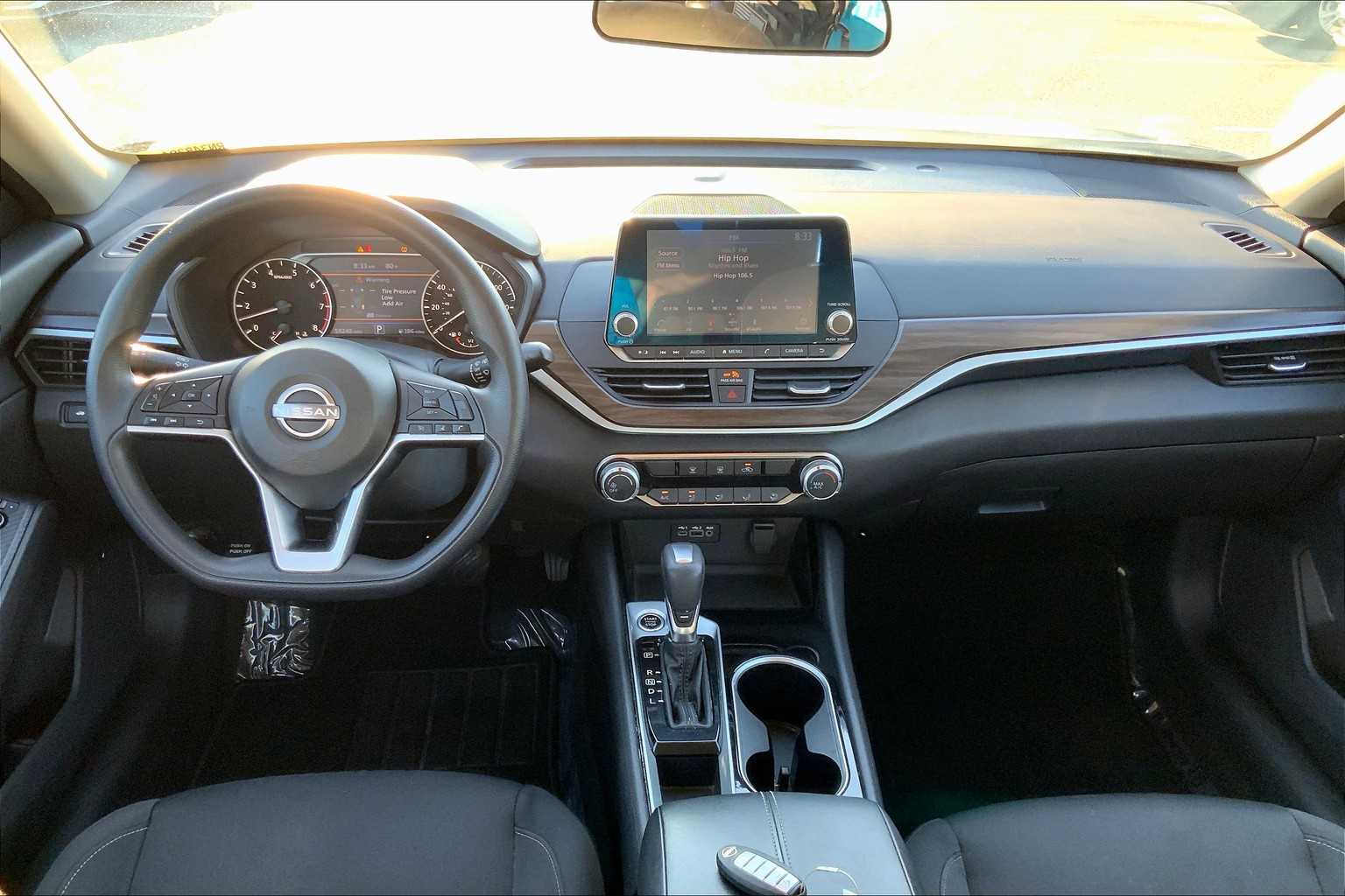 2024 Nissan Altima 2.5 SV photo 14