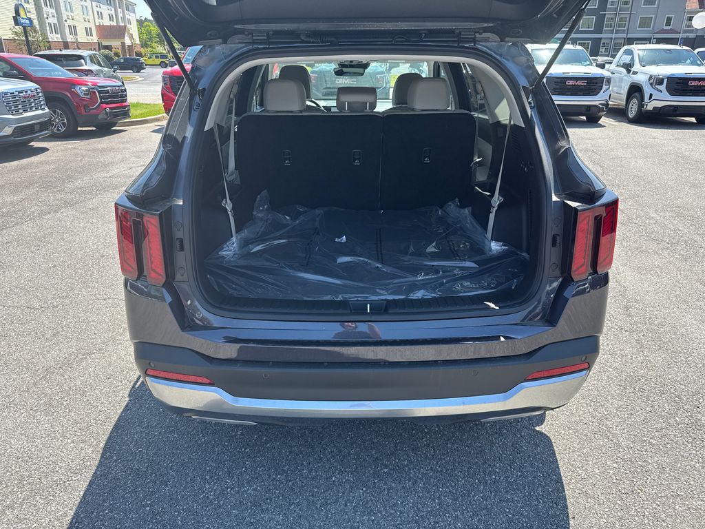 2025 Kia Sorento S photo 17