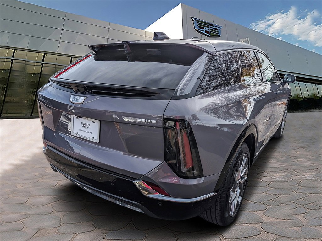 2026 Cadillac Optiq Luxury photo 3