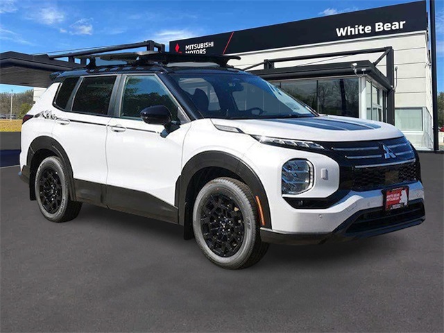 2025 Mitsubishi Outlander Trail Edition's photo