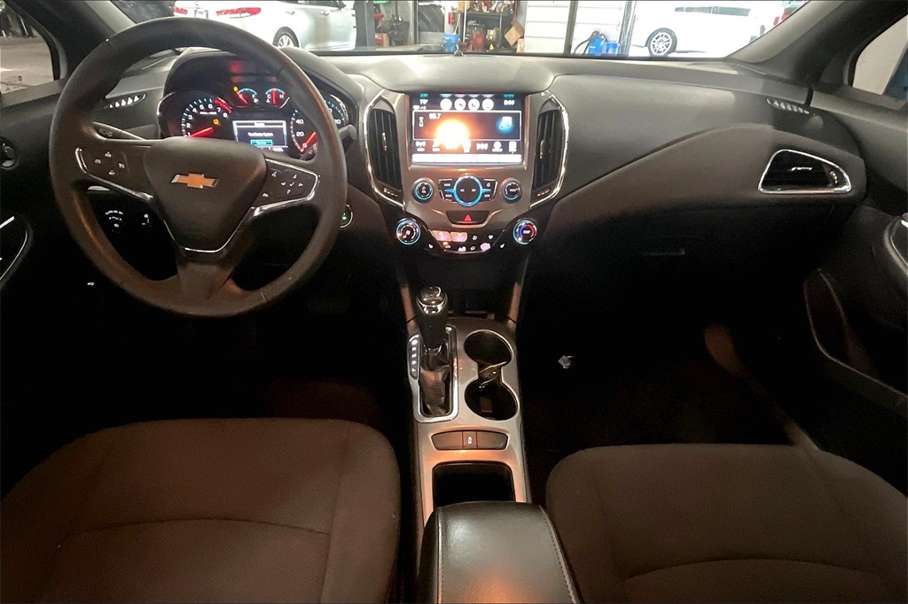 2017 Chevrolet Cruze LT photo 15