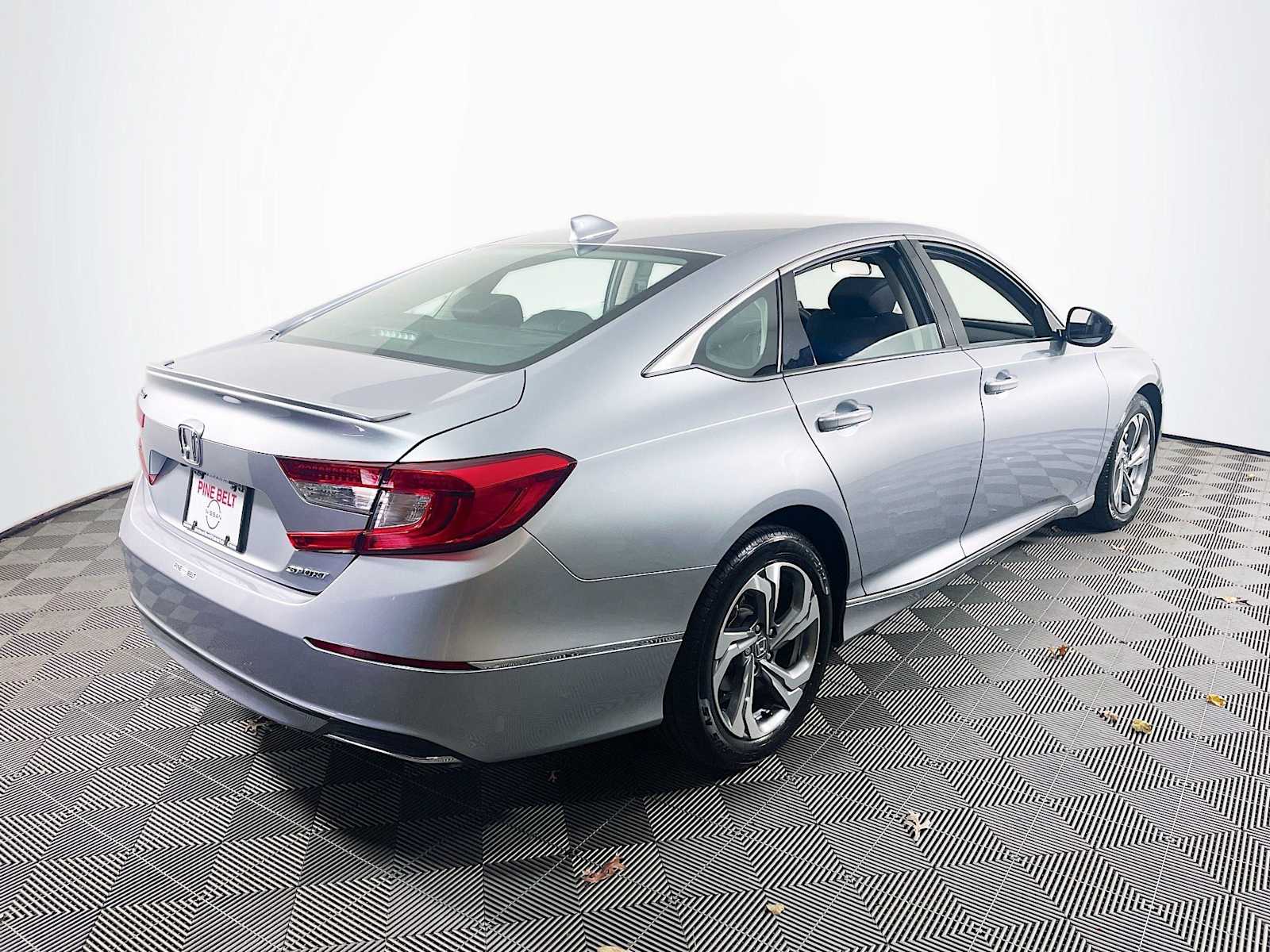 2020 Honda Accord EX photo 4