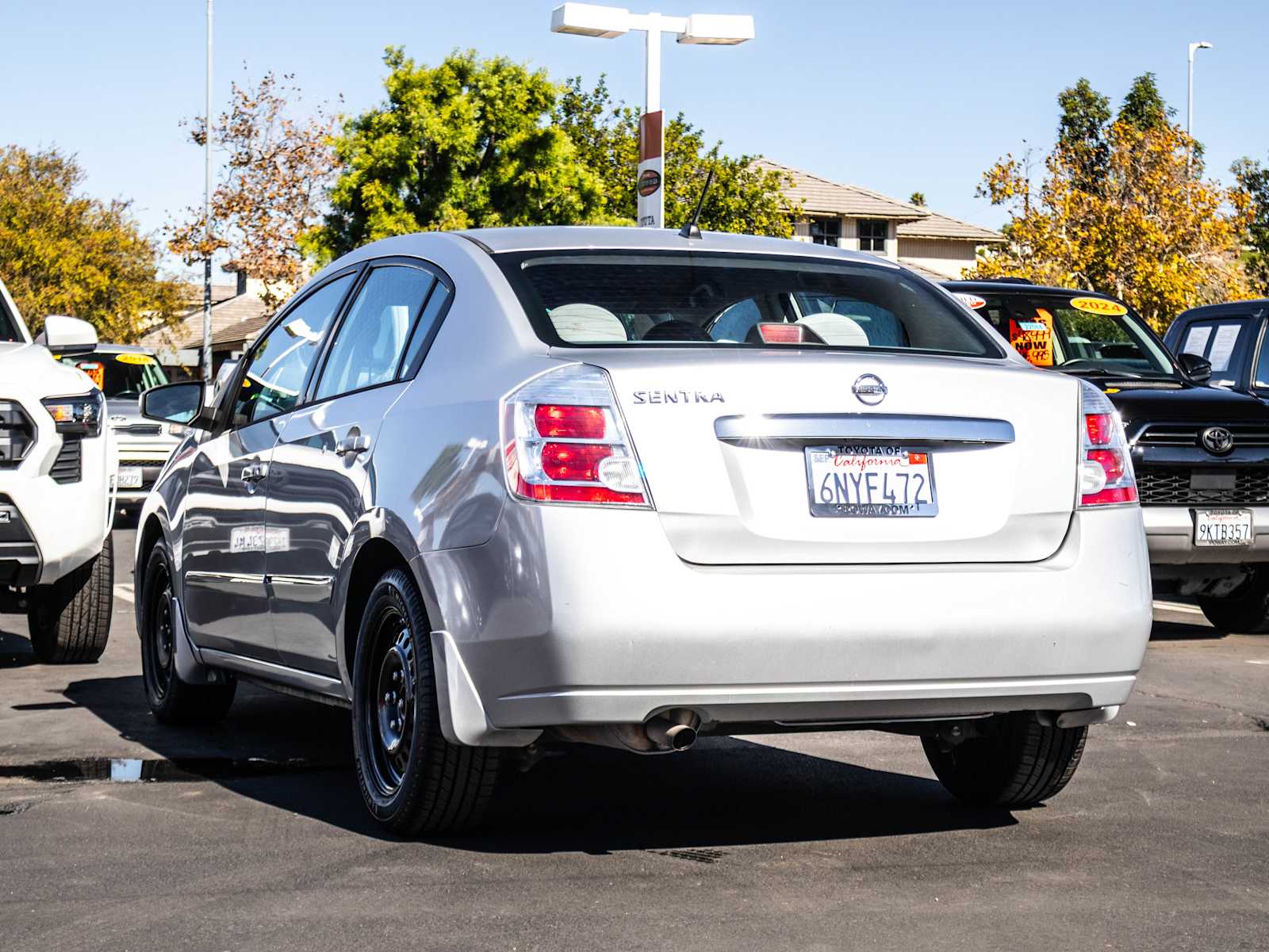 2010 Nissan Sentra 2.0 S photo 4
