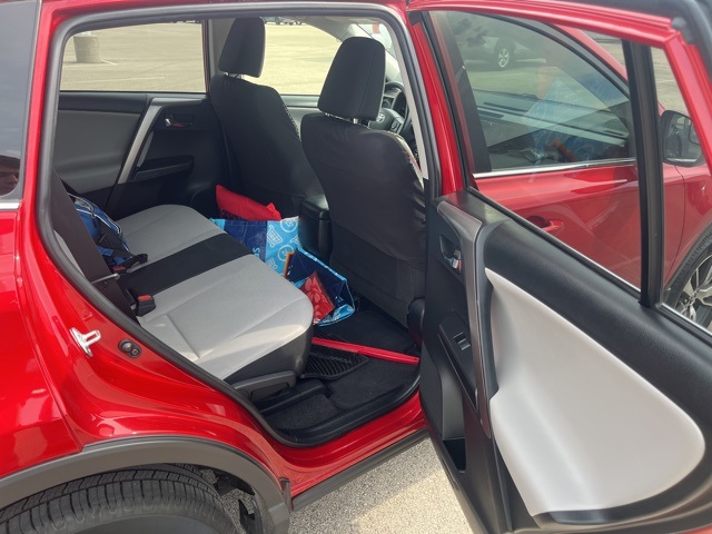 2017 Toyota RAV4 XLE photo 16