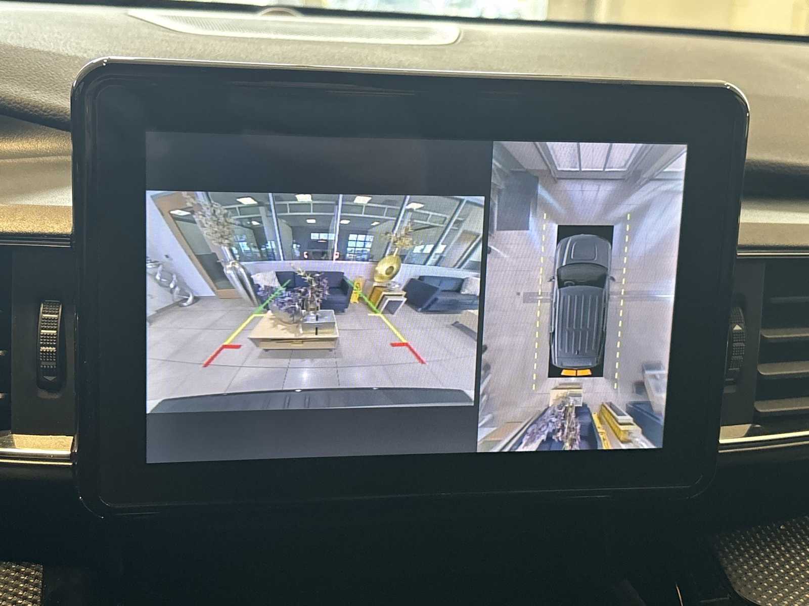 2022 Ford Explorer ST-Line photo 13