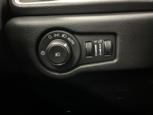 2025 Chrysler Pacifica photo 22