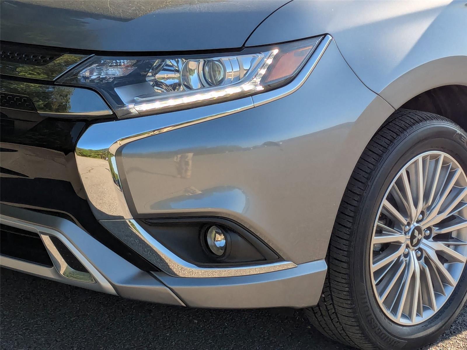 2020 Mitsubishi Outlander PHEV SEL photo 2