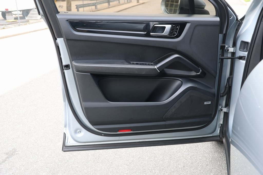 2020 Porsche Cayenne Coupe S photo 4
