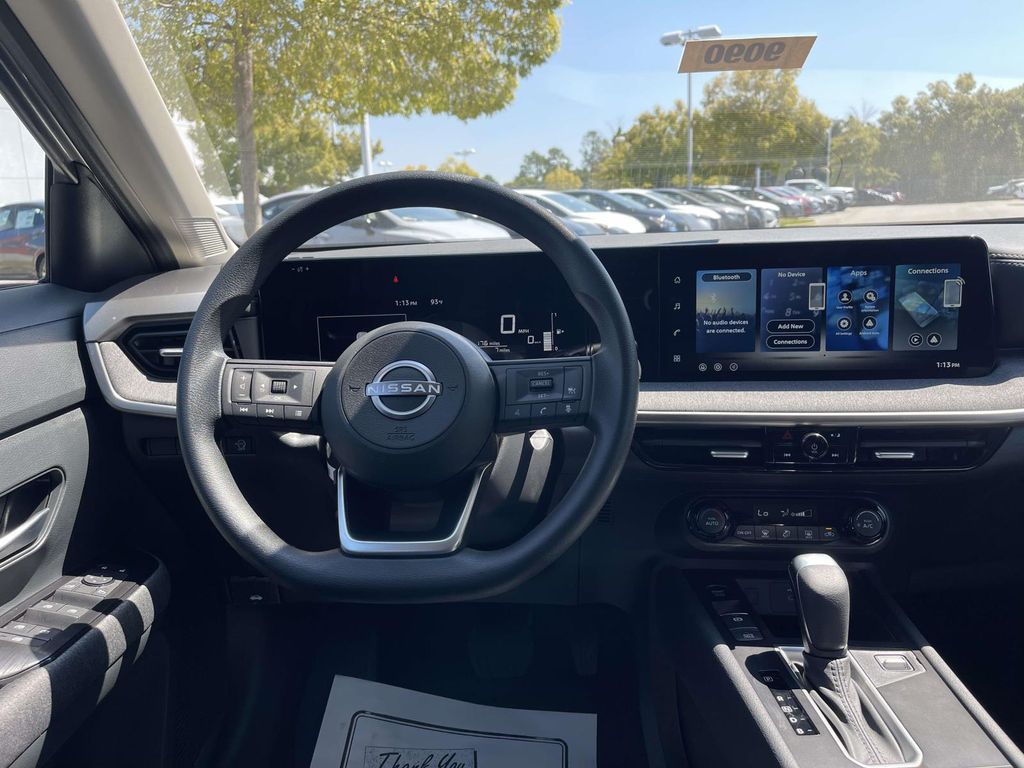 2026 Nissan Kicks SV photo 10