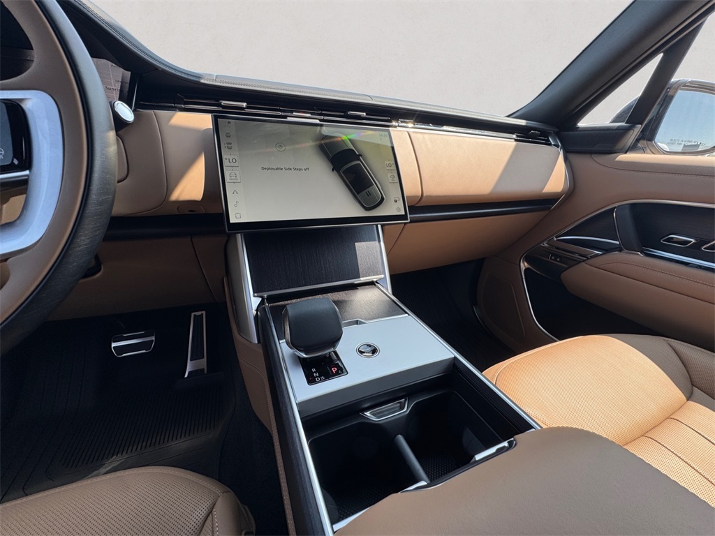 2025 Land Rover Range Rover SE photo 11