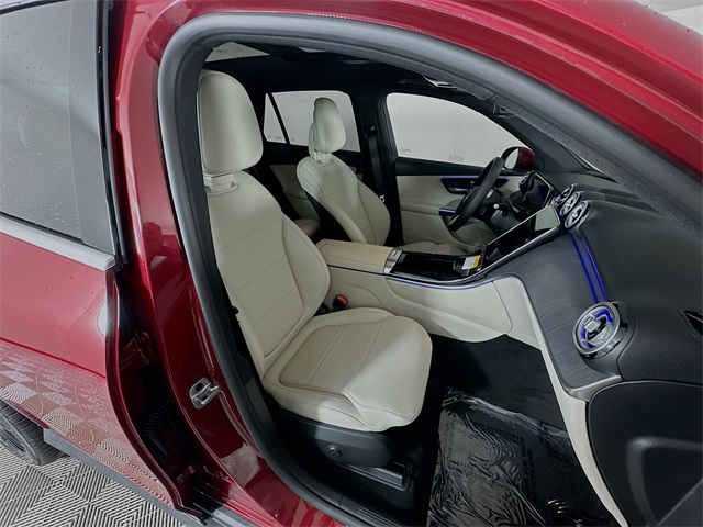 2025 Mercedes Benz GLC 300 photo 26