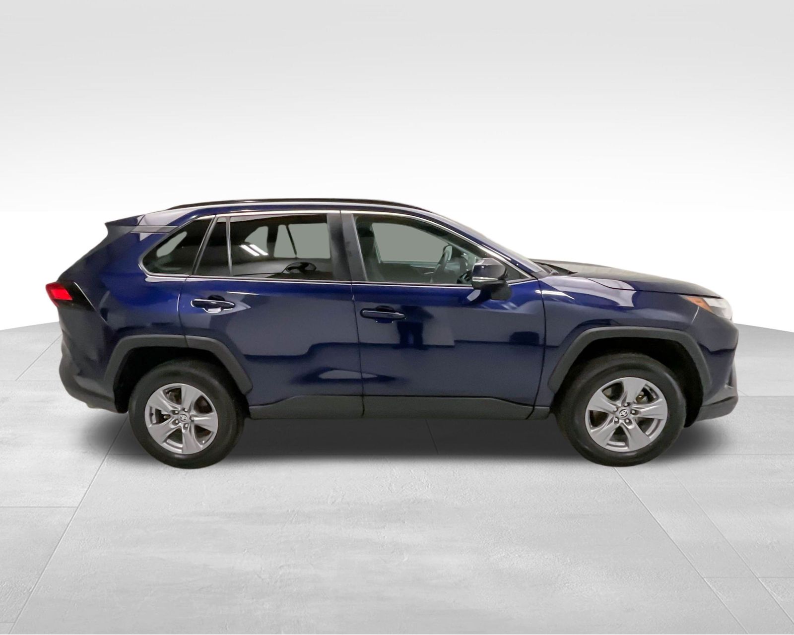 2024 Toyota RAV4 XLE photo 4