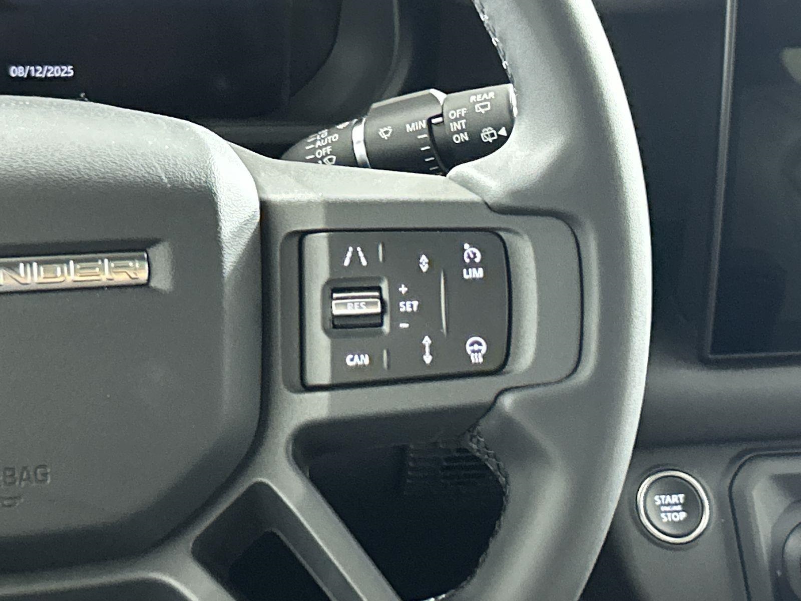 2025 Land Rover Defender 110 S photo 13
