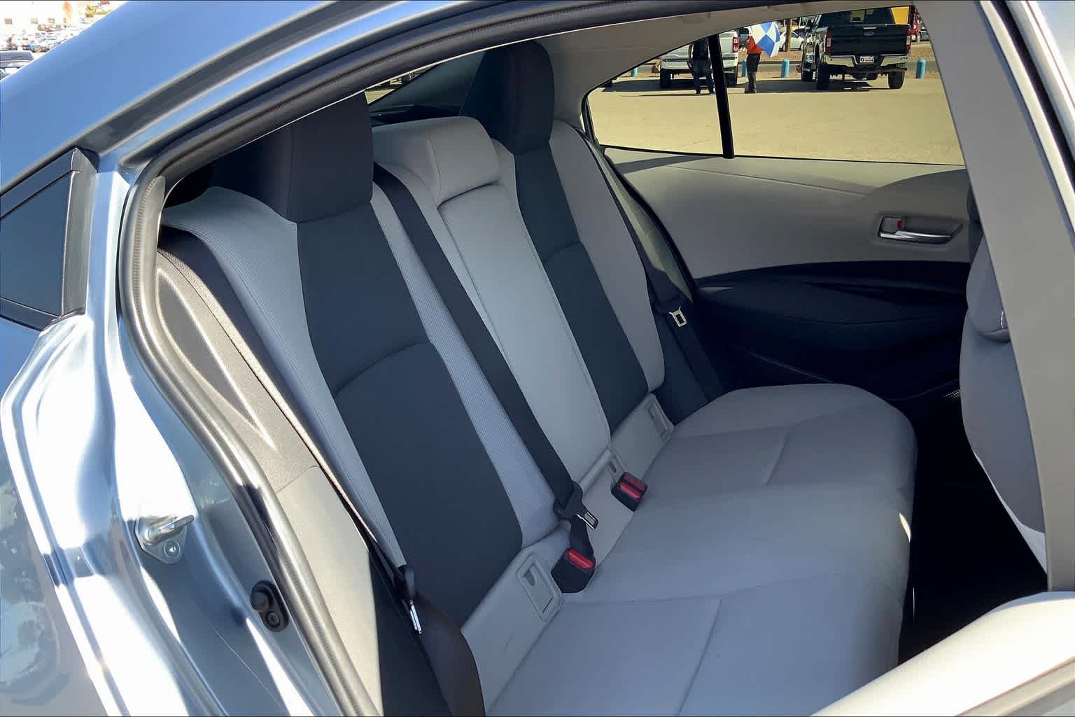 2021 Toyota Corolla Hybrid LE photo 17