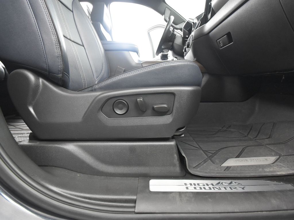 2024 Chevrolet Silverado 1500 High Country photo 40