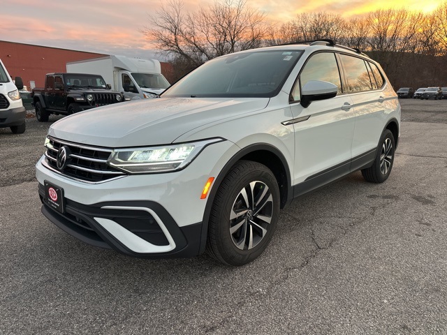 2024 Volkswagen Tiguan S's photo