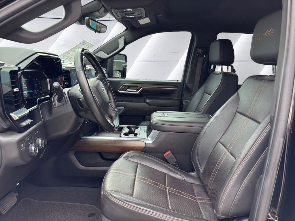 2024 Chevrolet Silverado 2500HD High Country photo 5