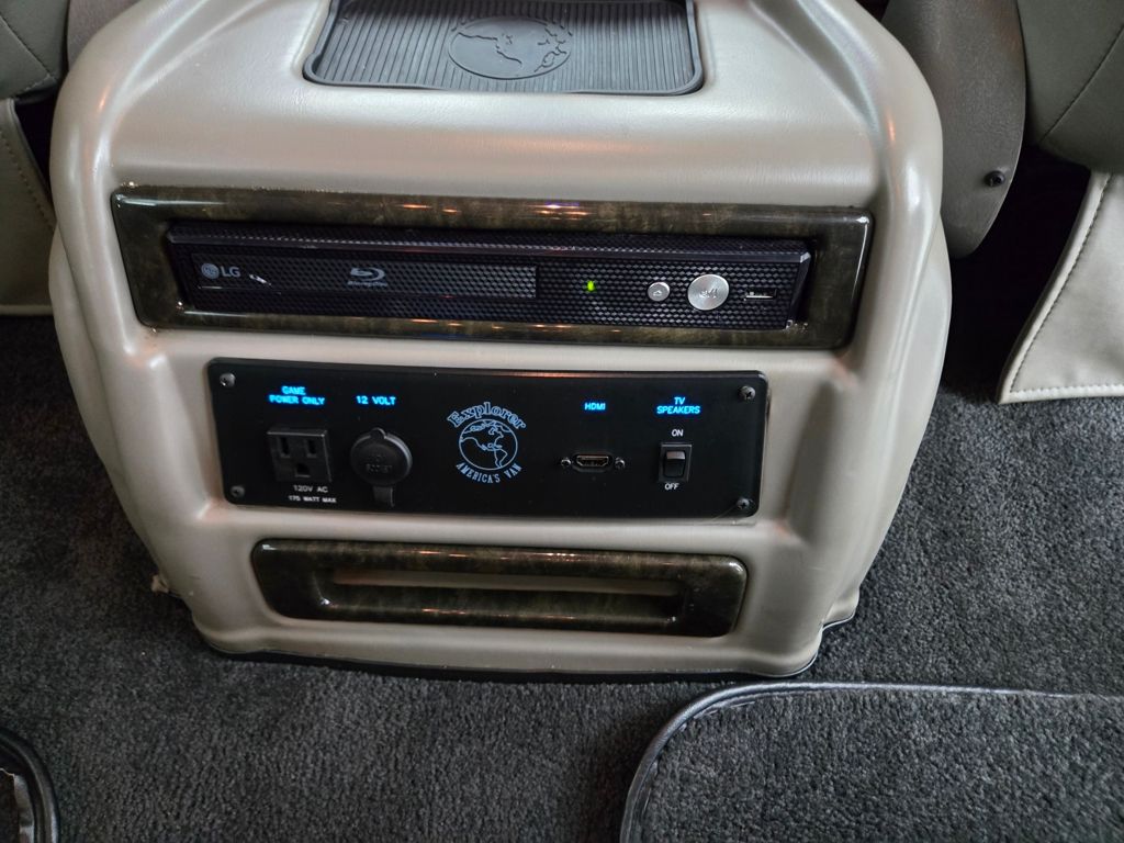 2023 Chevrolet Express photo 40