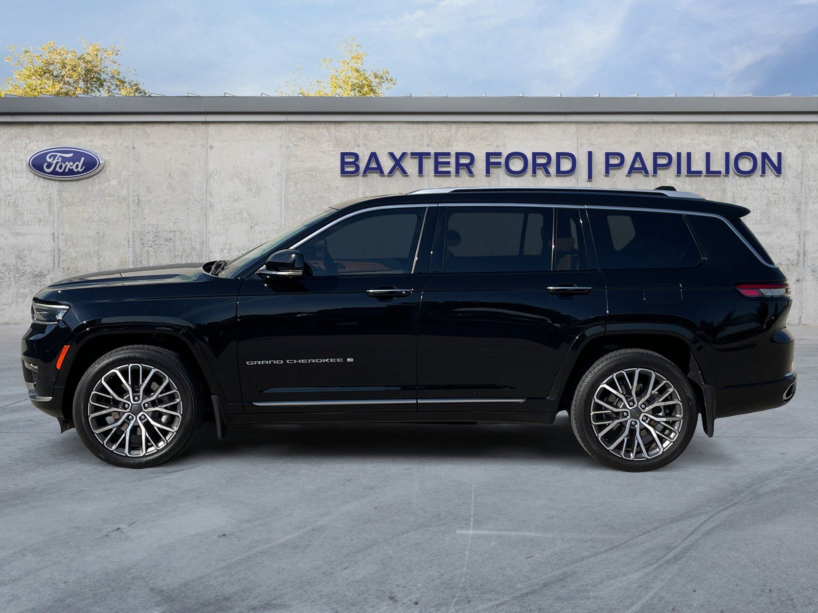 2021 Jeep Grand Cherokee L Summit Reserve photo 2