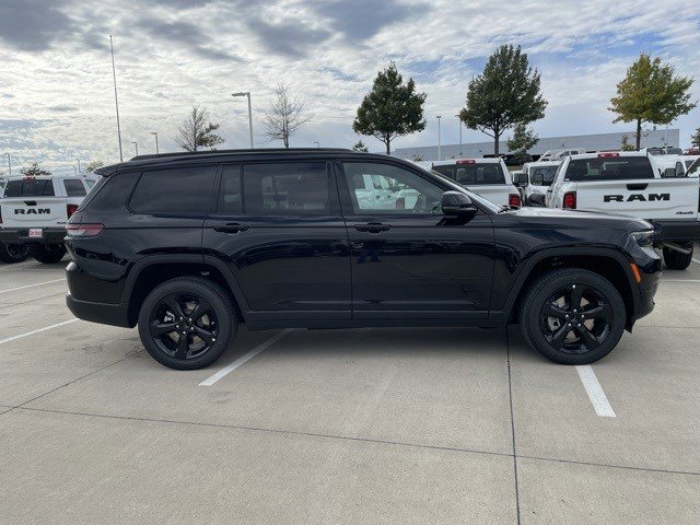 2025 Jeep Grand Cherokee Altitude X photo 4