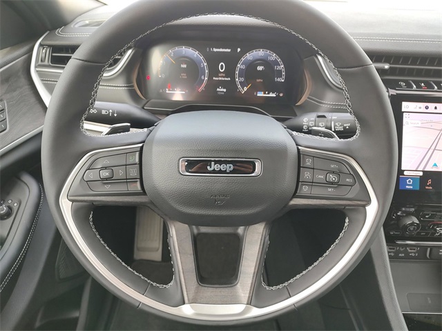 2025 Jeep Grand Cherokee Limited photo 11