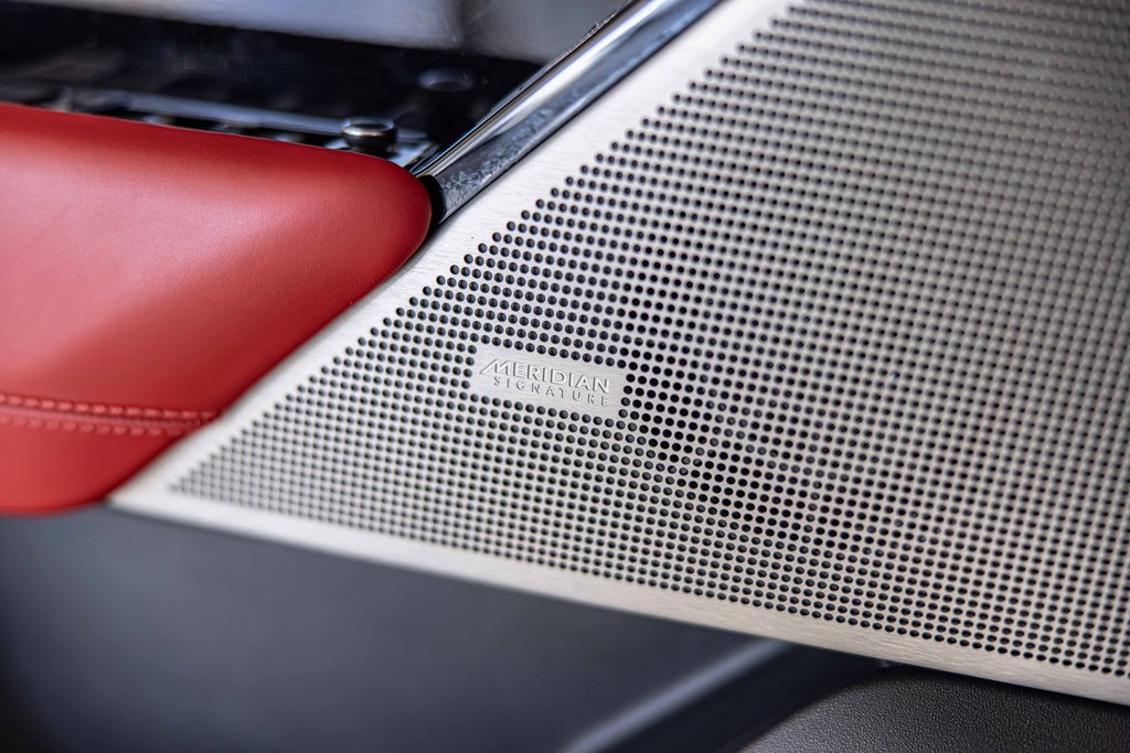 2020 LAND ROVER RANGE ROVER VELAR - Image 31